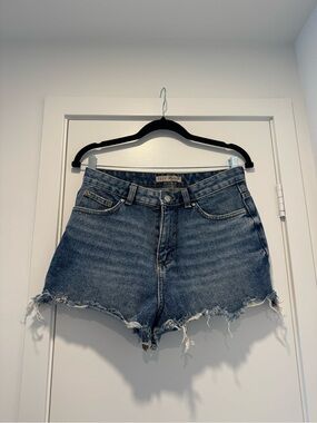 Vintage Style Distressed High-Rise Cutoff Jean Shorts